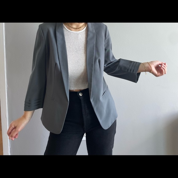Marks & Spencer Grey Blazer 🤍 - Picture 3 of 10
